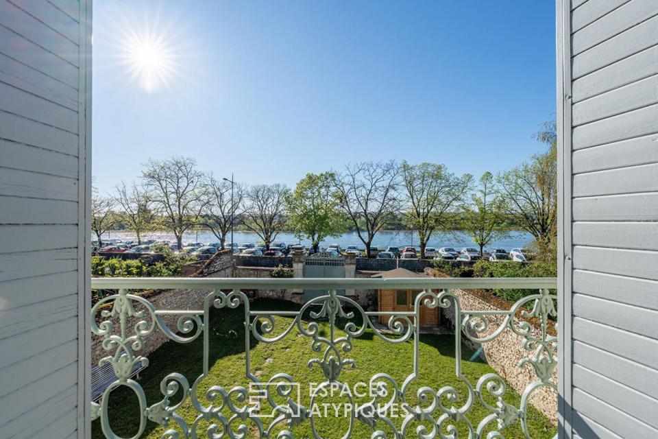 Demeure de  caractère, un balcon sur la Loire