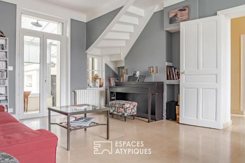 Maison des années 30 avec jardin arboré et accès gare à pied