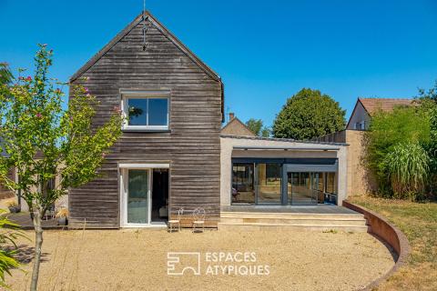 House with swimming pool and outbuildings