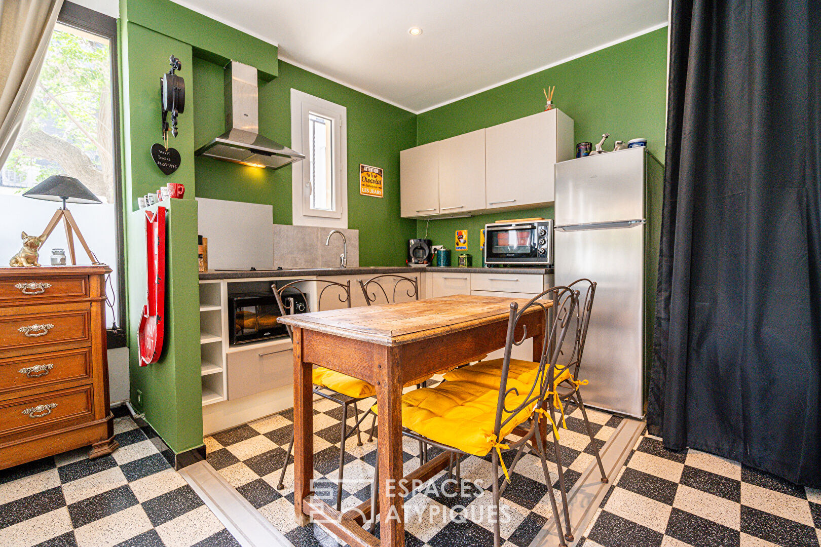 Ancienne boutique réhabilitée en appartement de charme