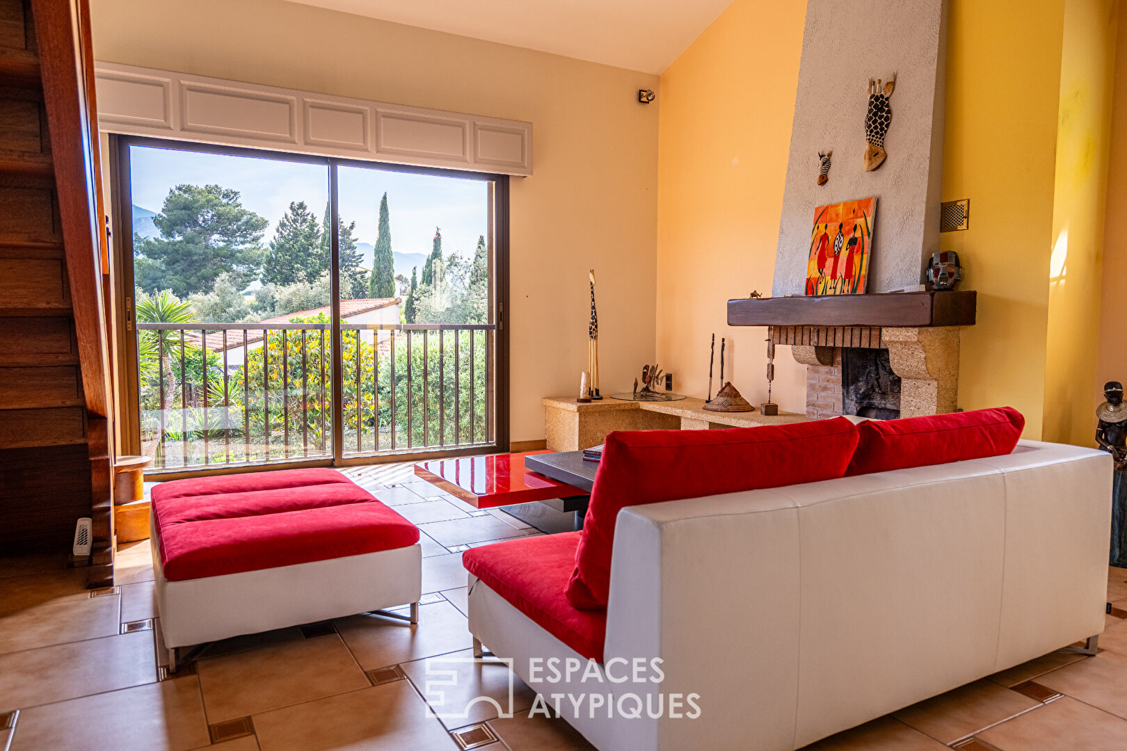 Grande maison familiale avec jardin paysagé