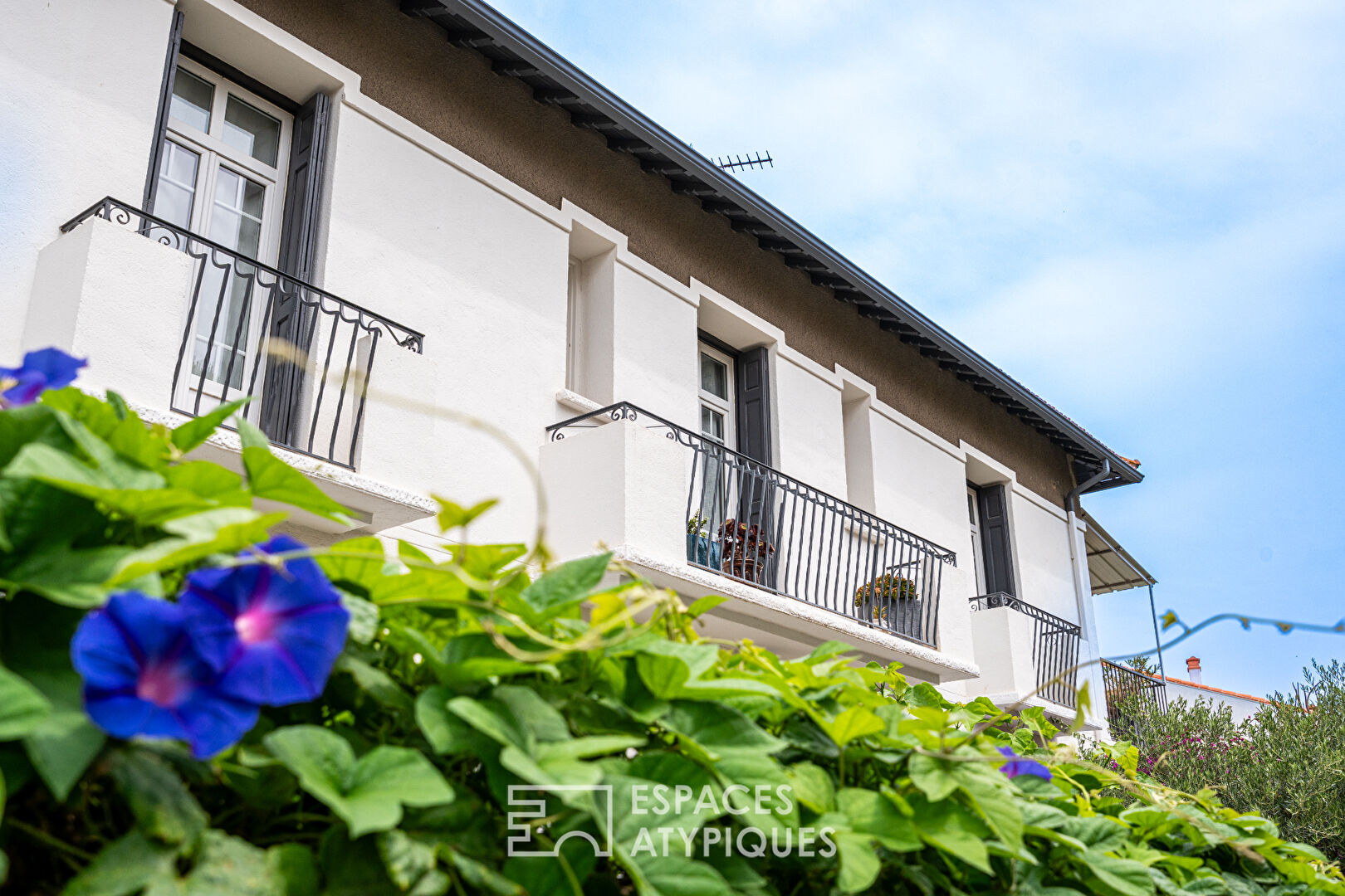 Propriété avec deux maisons indépendantes et gites