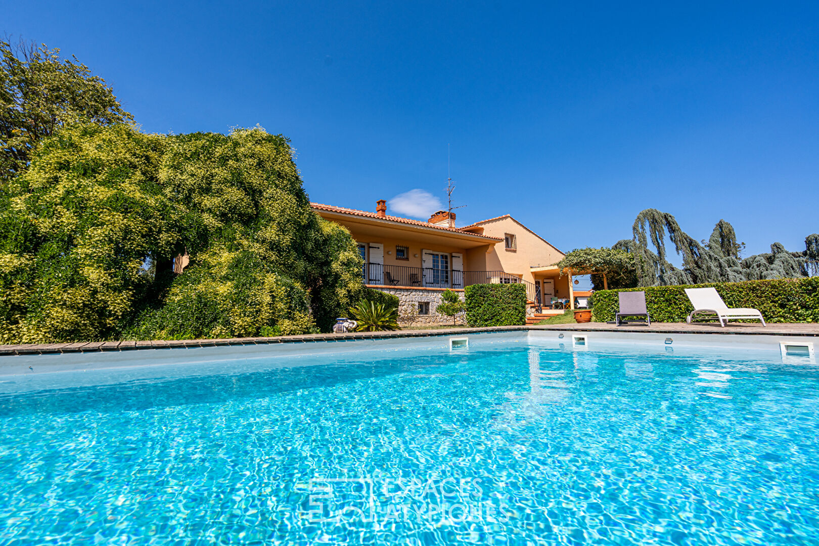 Villa d&rsquo;architecte au charme intemporel dans un secteur recherché