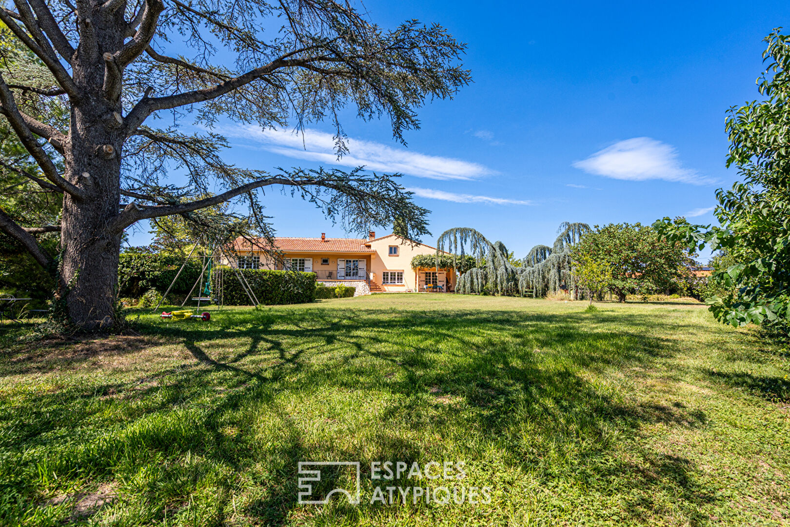 Villa d&rsquo;architecte au charme intemporel dans un secteur recherché