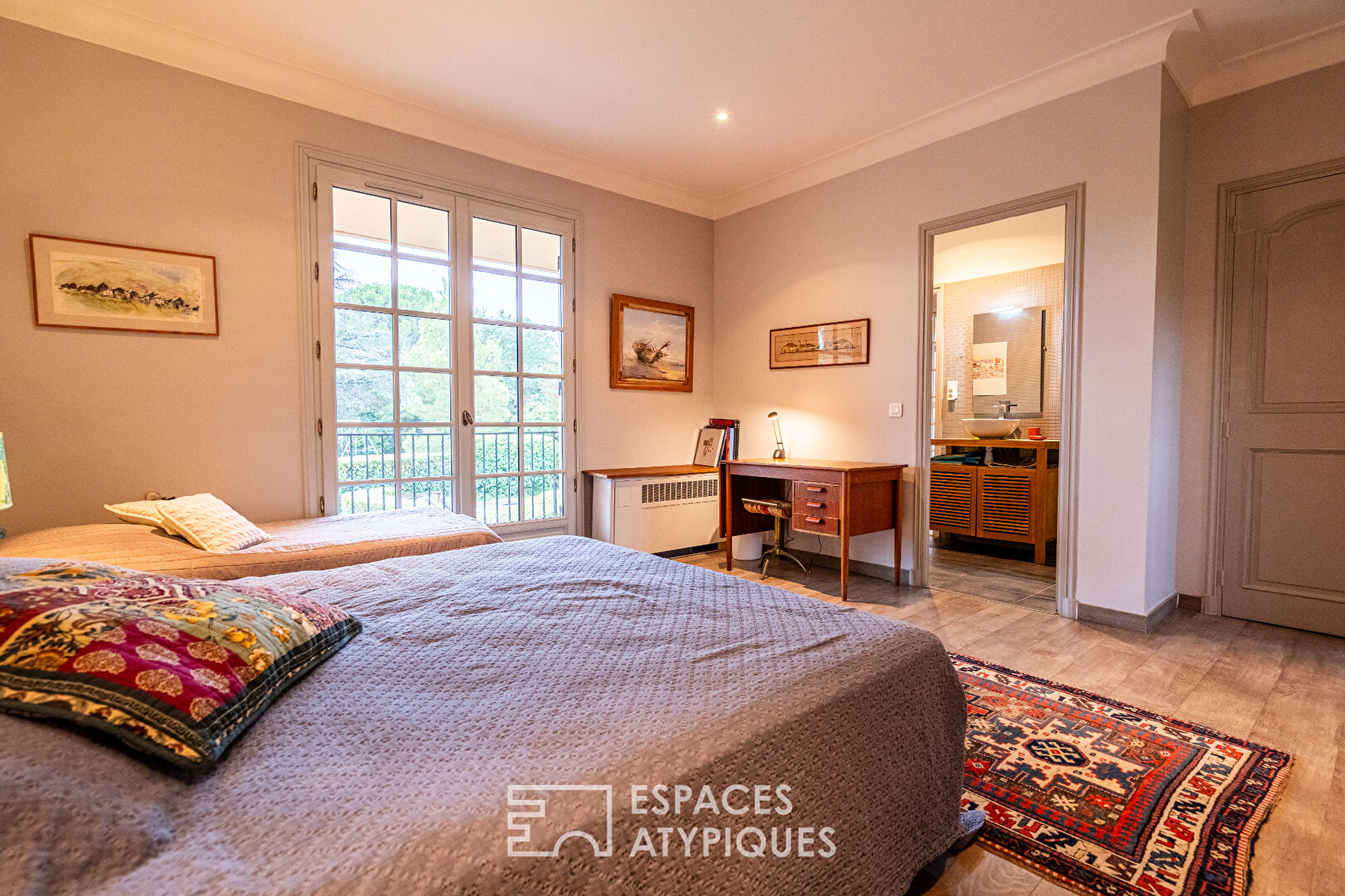 Villa d&rsquo;architecte au charme intemporel dans un secteur recherché