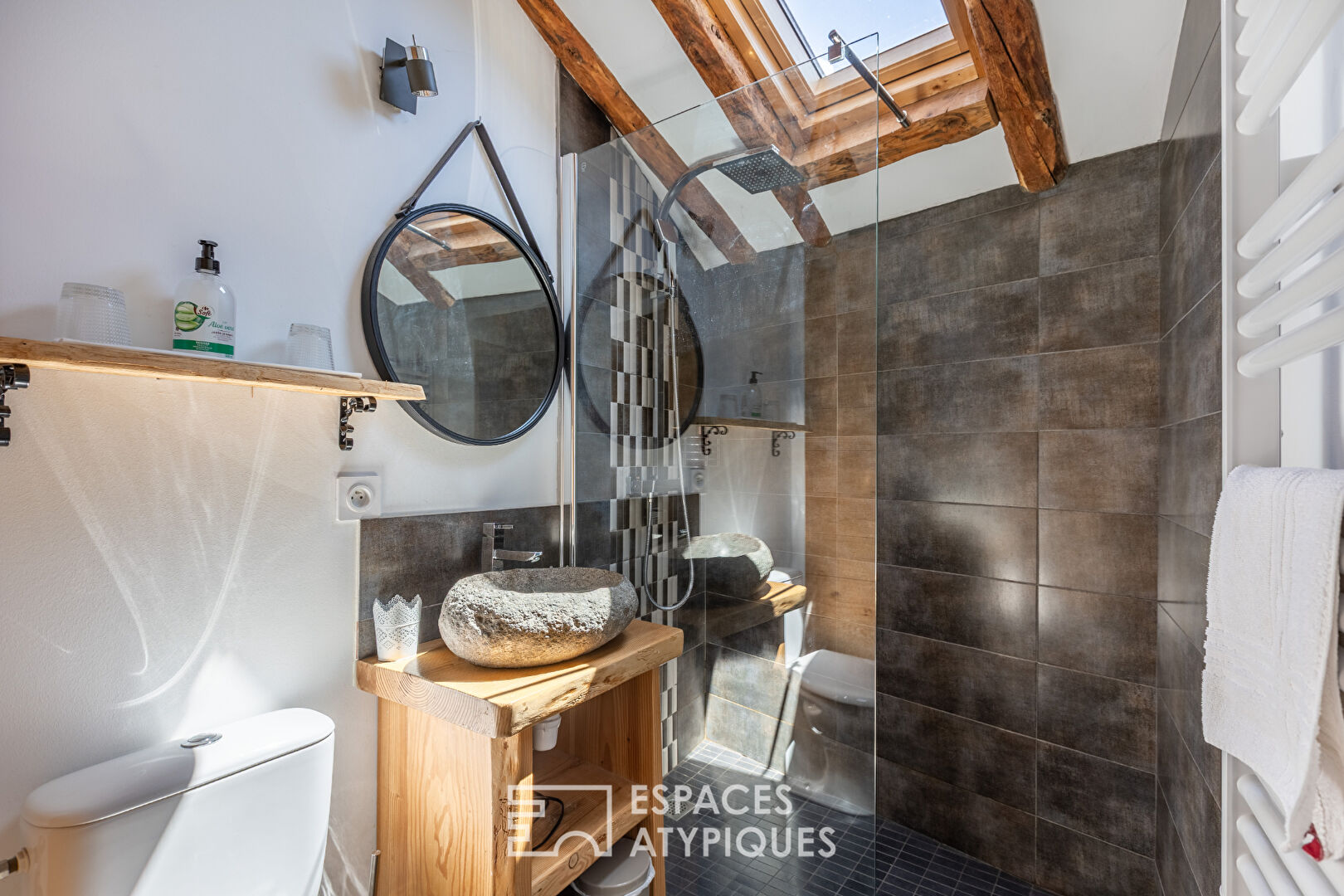 Ancien presbitère rénové à la montagne