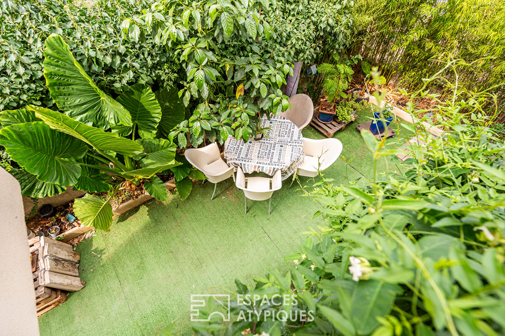 Maison de caractère avec toit-terrasse paysagé