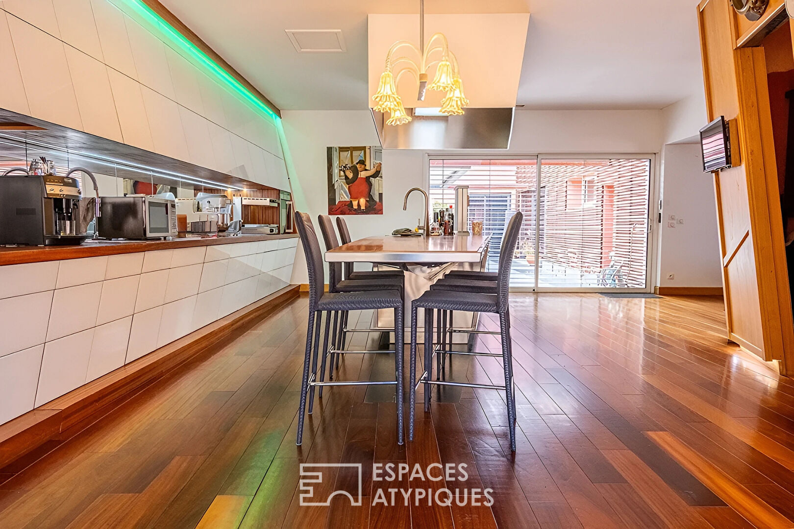 Maison d’architecte au coeur de Port-Vendres avec piscine intérieure et patios