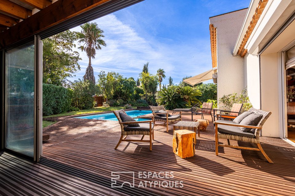 Villa avec piscine et jardin luxuriant dans le quartier du Golf