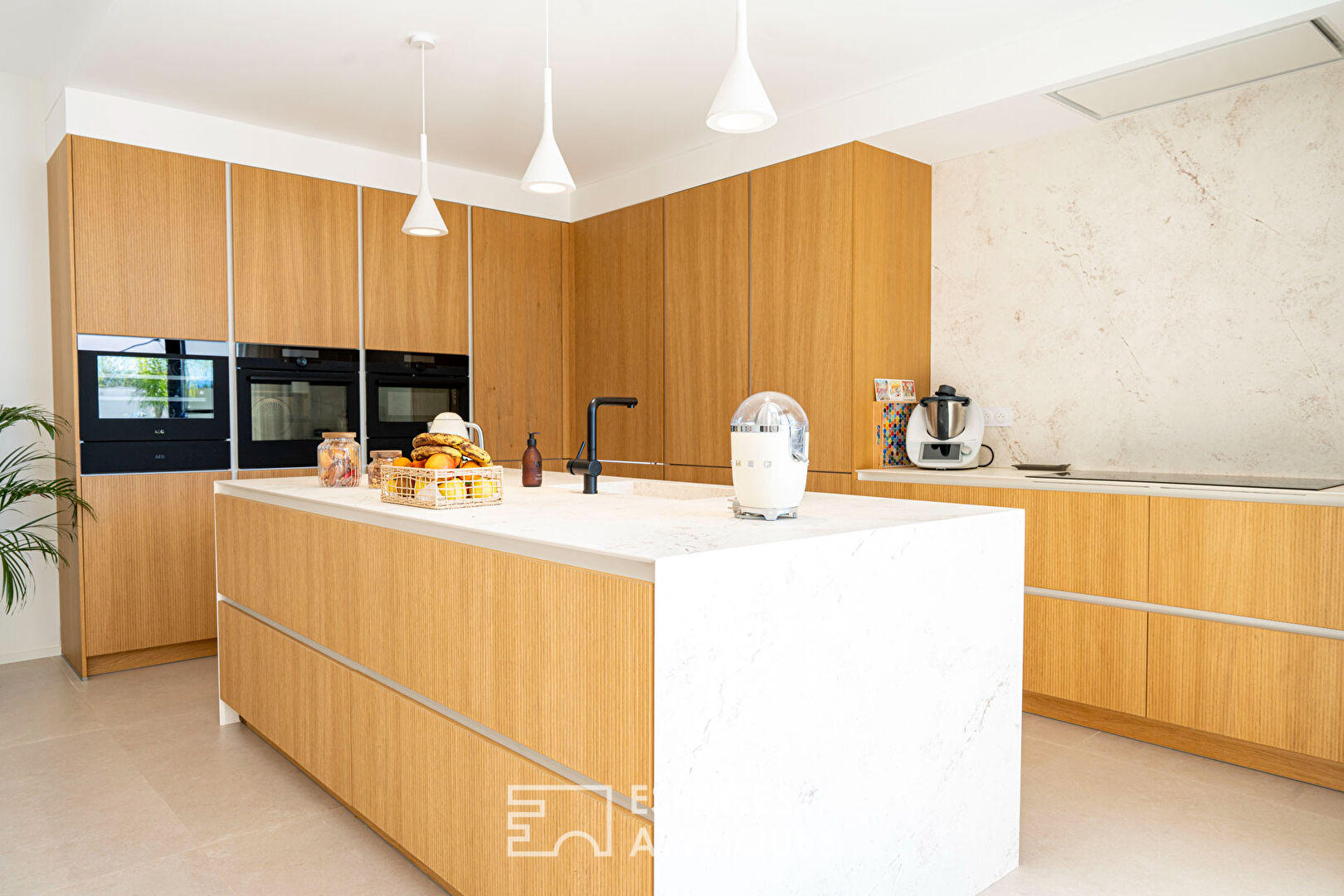 Remarquable villa aux lignes épurées avec piscine à Villeneuve-de-la-Raho