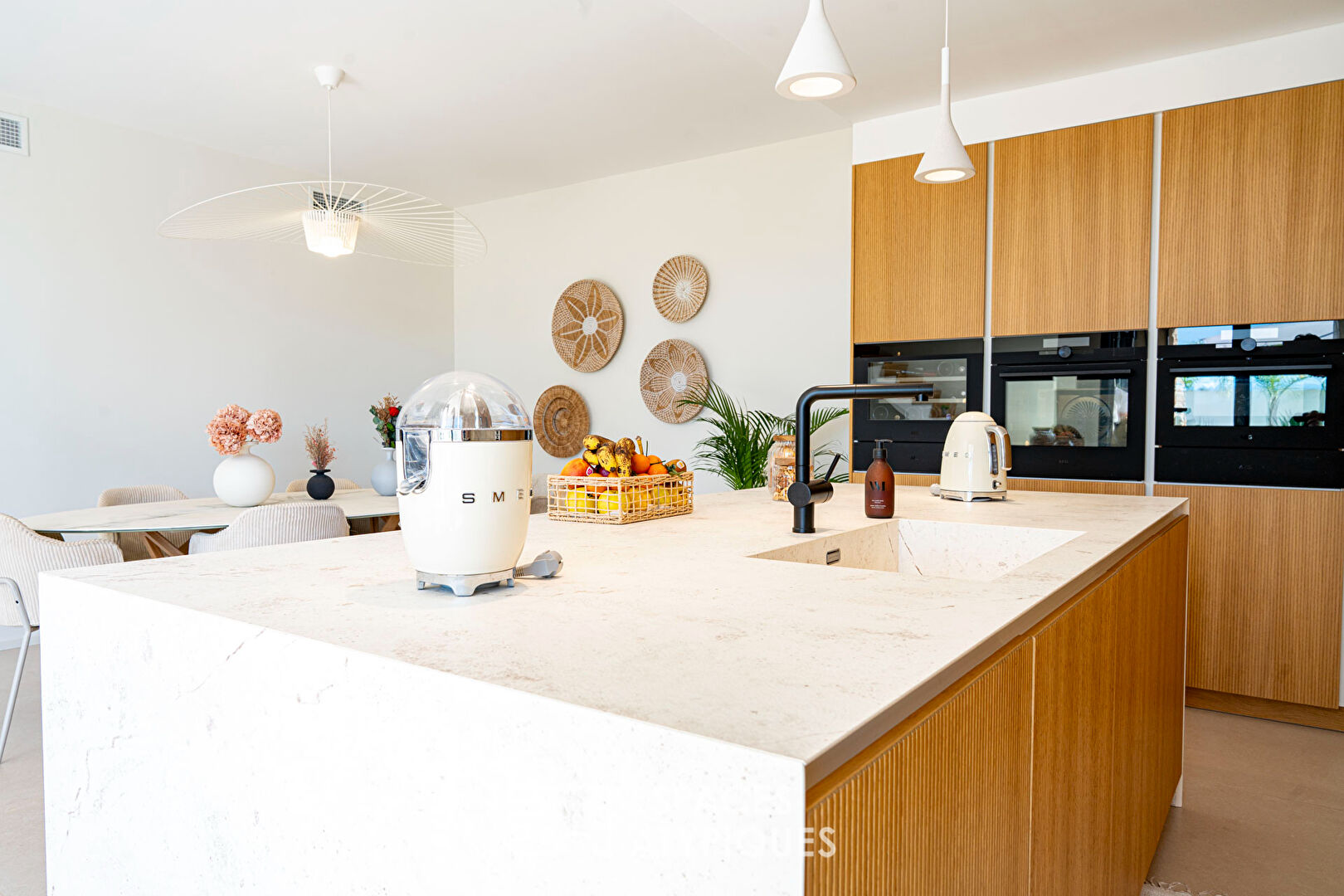 Remarquable villa aux lignes épurées avec piscine à Villeneuve-de-la-Raho