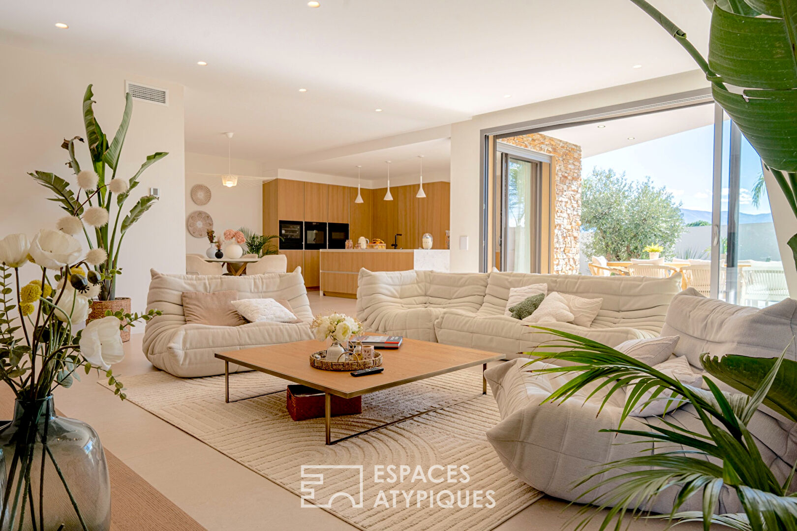 Remarquable villa aux lignes épurées avec piscine à Villeneuve-de-la-Raho