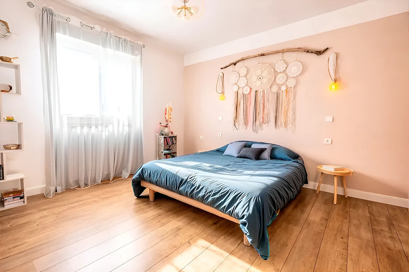 Plain-pied lumineux avec jardin paisible