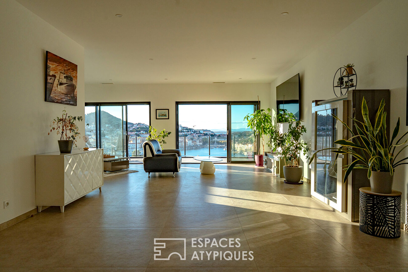 Villa contemporaine à Port-Vendres avec vue panoramique mer et montagnes