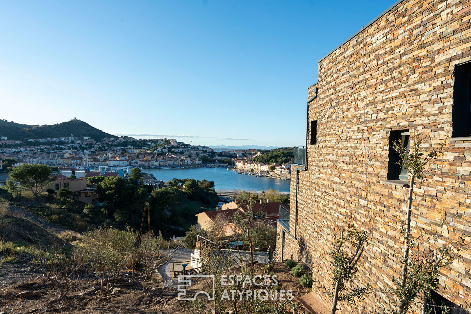 Villa contemporaine à Port-Vendres avec vue panoramique mer et montagnes