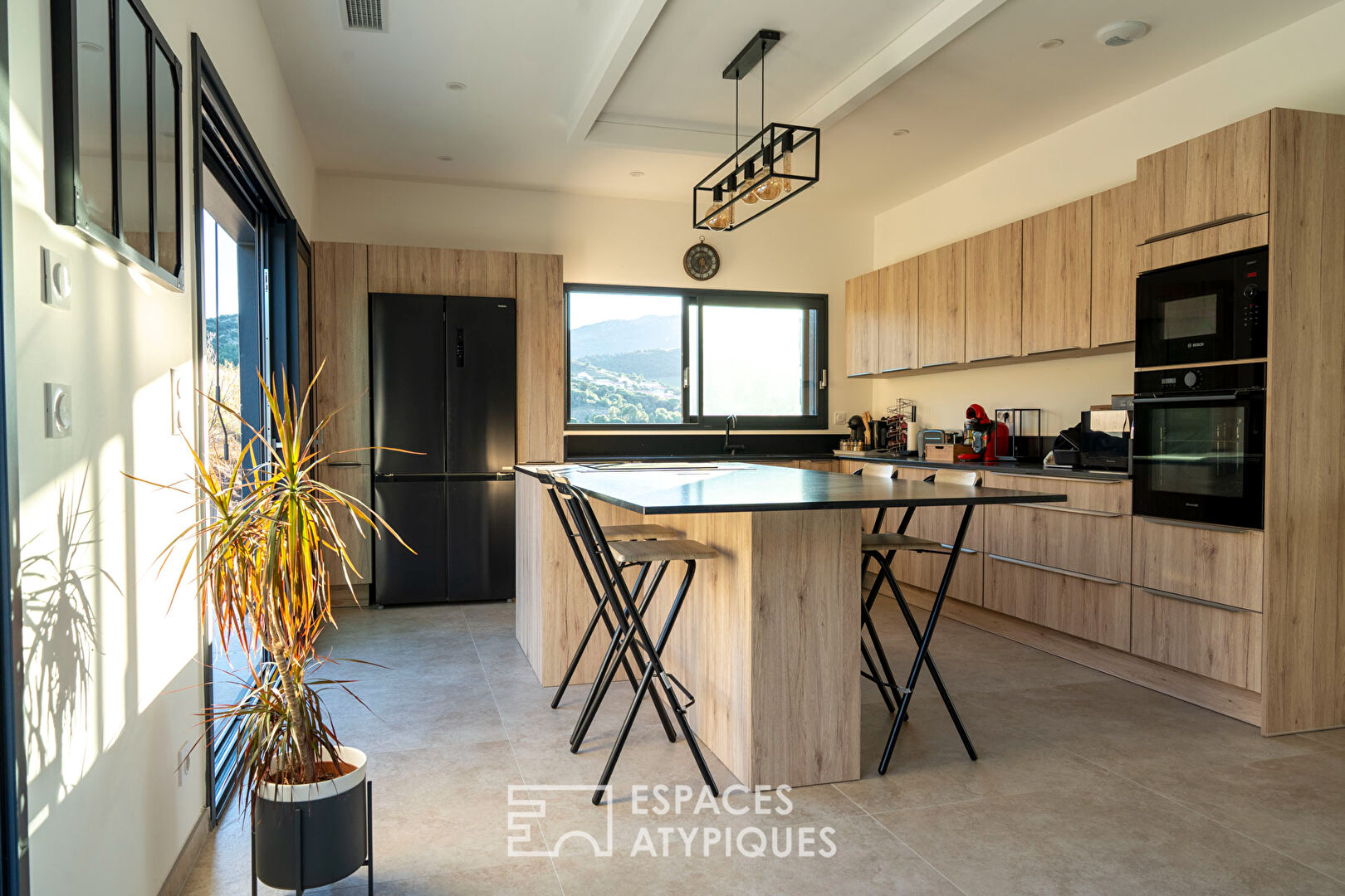 Villa contemporaine à Port-Vendres avec vue panoramique mer et montagnes