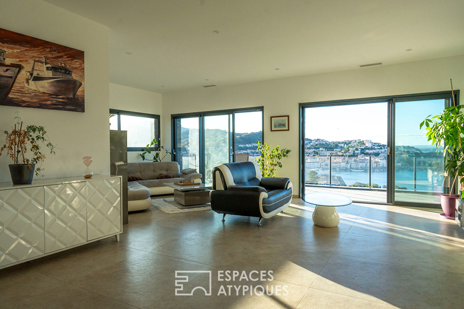 Villa contemporaine à Port-Vendres avec vue panoramique mer et montagnes