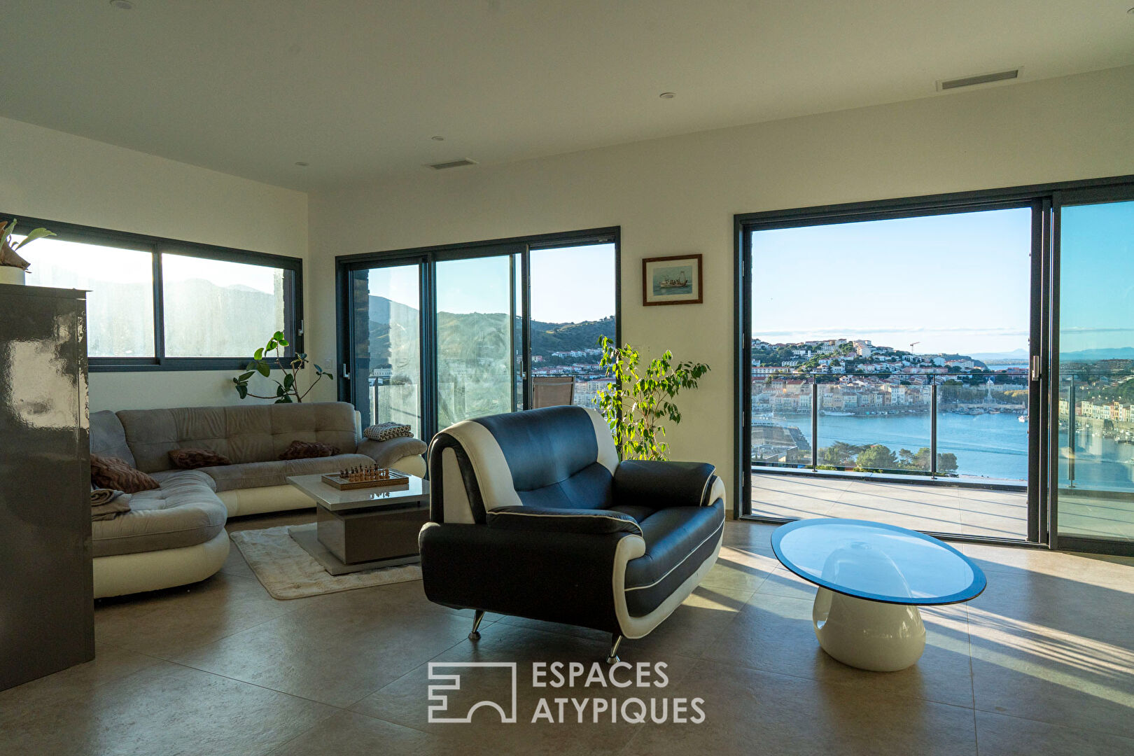 Villa contemporaine à Port-Vendres avec vue panoramique mer et montagnes