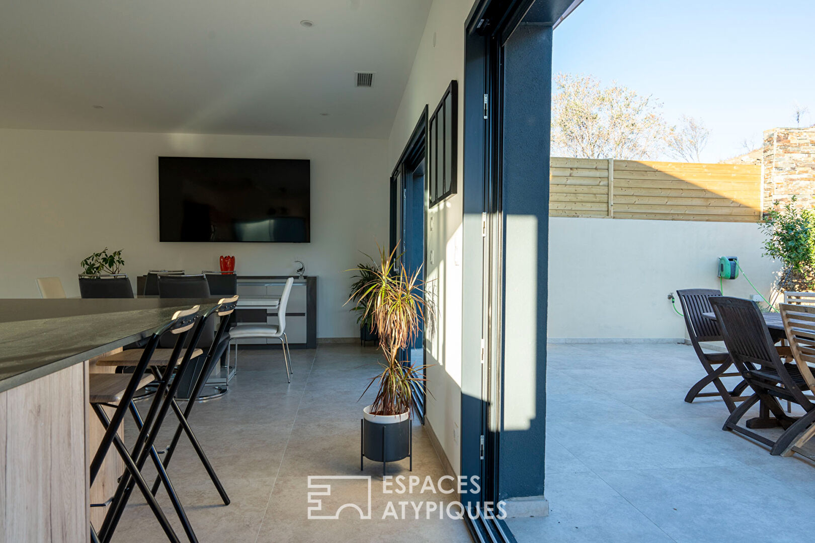 Villa contemporaine à Port-Vendres avec vue panoramique mer et montagnes