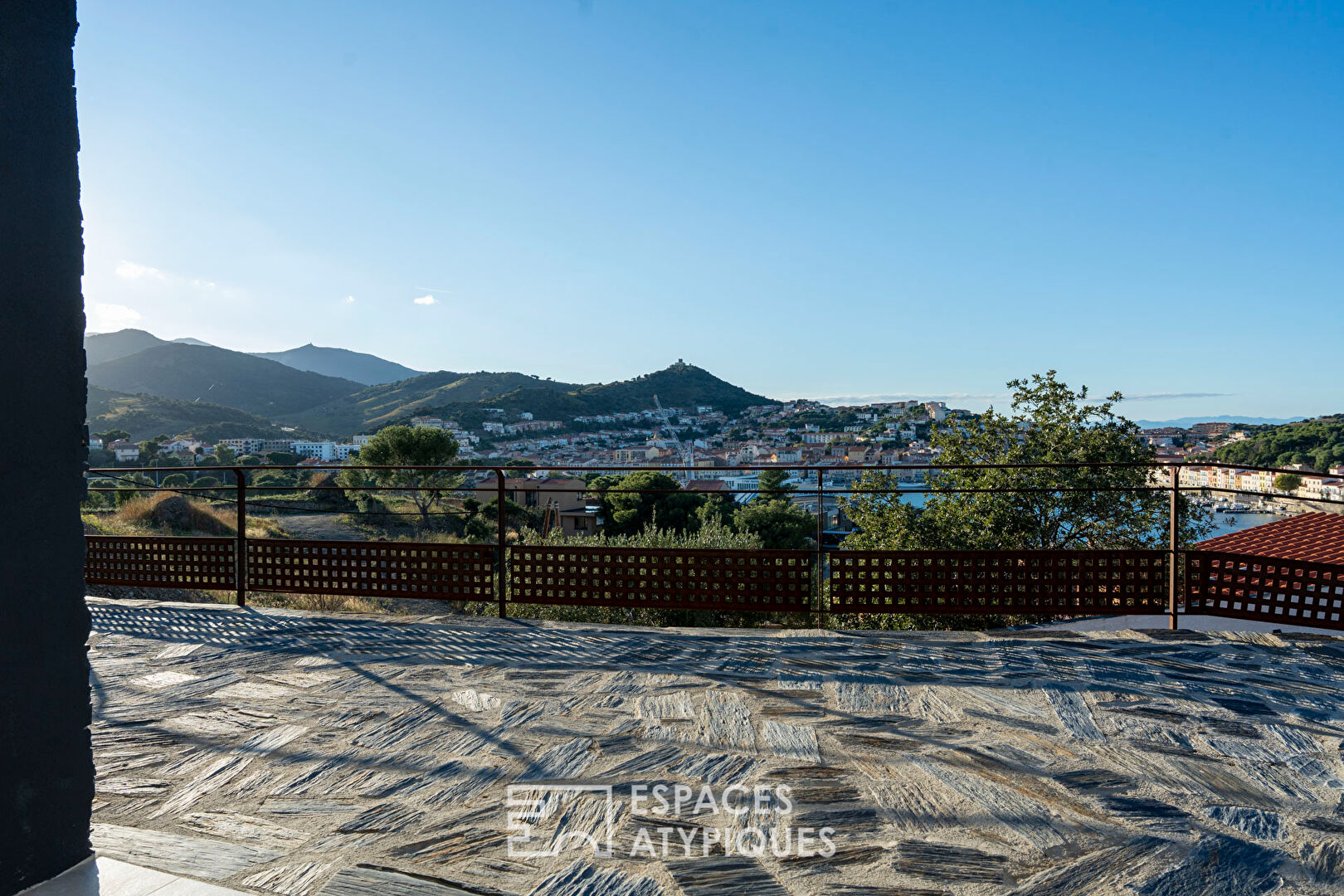 Villa contemporaine à Port-Vendres avec vue panoramique mer et montagnes