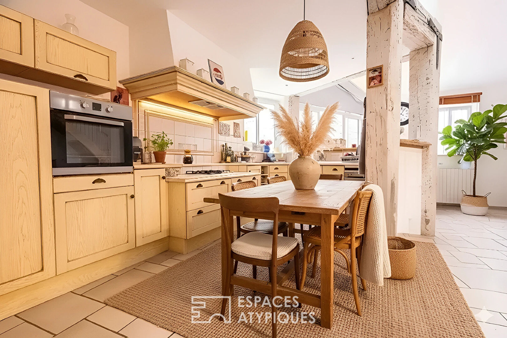 Loft duplex de caractère avec patio et terrasse au coeur de Bompas