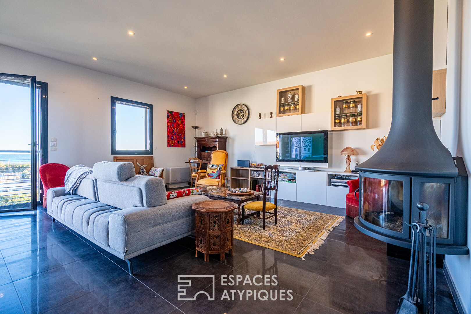 Villa contemporaine en première ligne, sublime vue mer