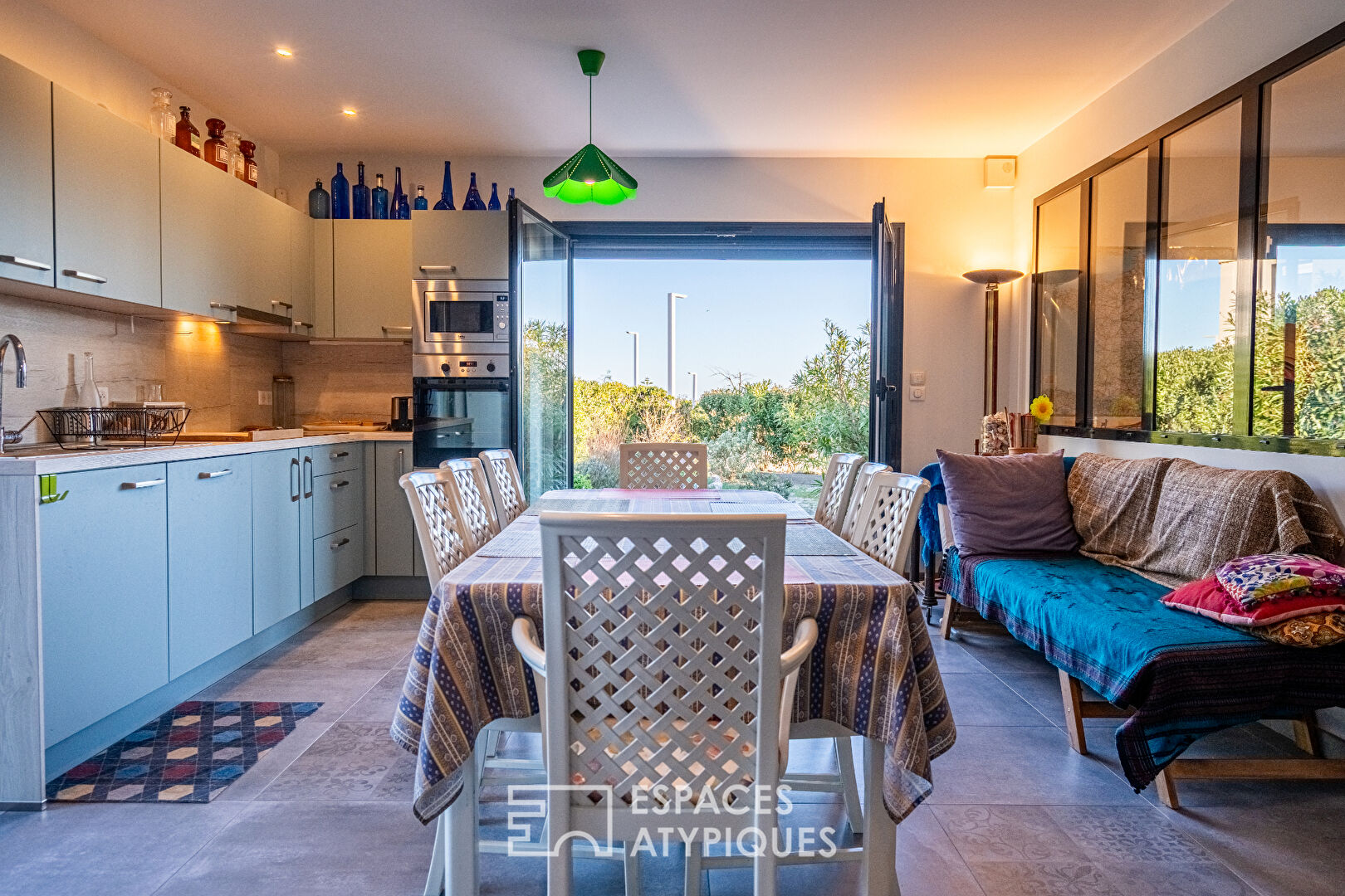 Villa contemporaine en première ligne, sublime vue mer