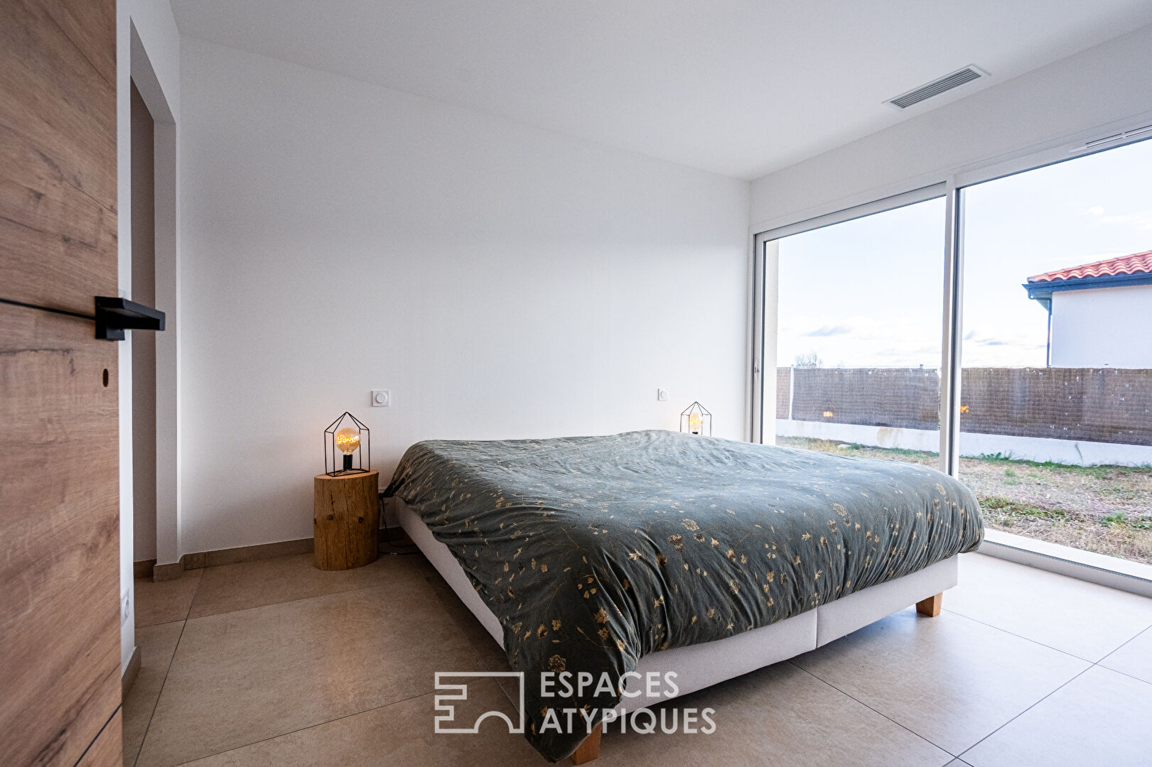 Villa récente avec jardin, un écrin récent aux accents de pierre a proximité de Perpignan