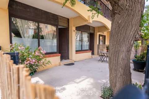 Ancienne boutique réhabilitée en appartement de charme avec terrasse