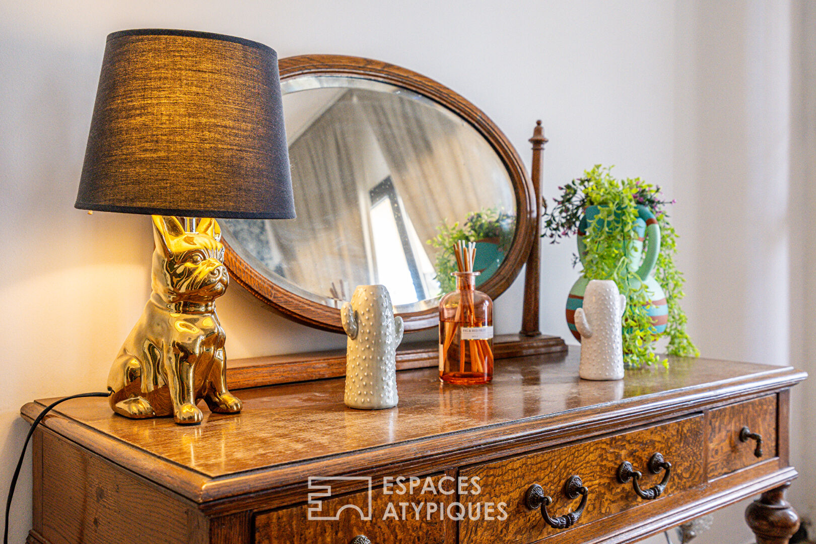 Ancienne boutique réhabilitée en appartement de charme avec terrasse