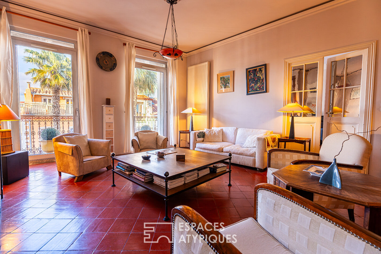 Appartement de caractère dans un bel immeuble ancien avec vue