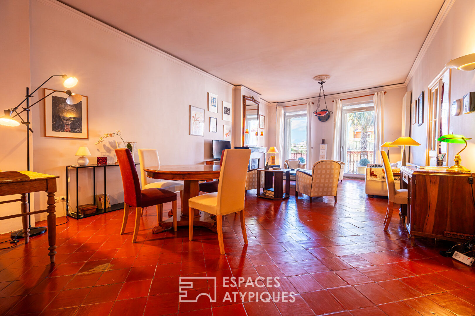 Appartement de caractère dans un bel immeuble ancien avec vue