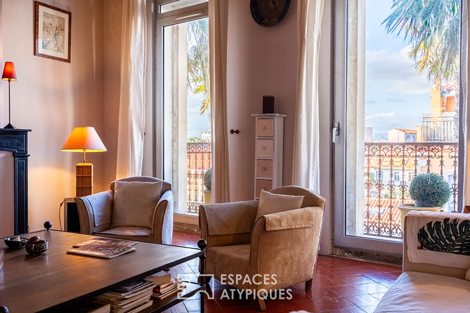 Appartement de caractère dans un bel immeuble ancien avec vue