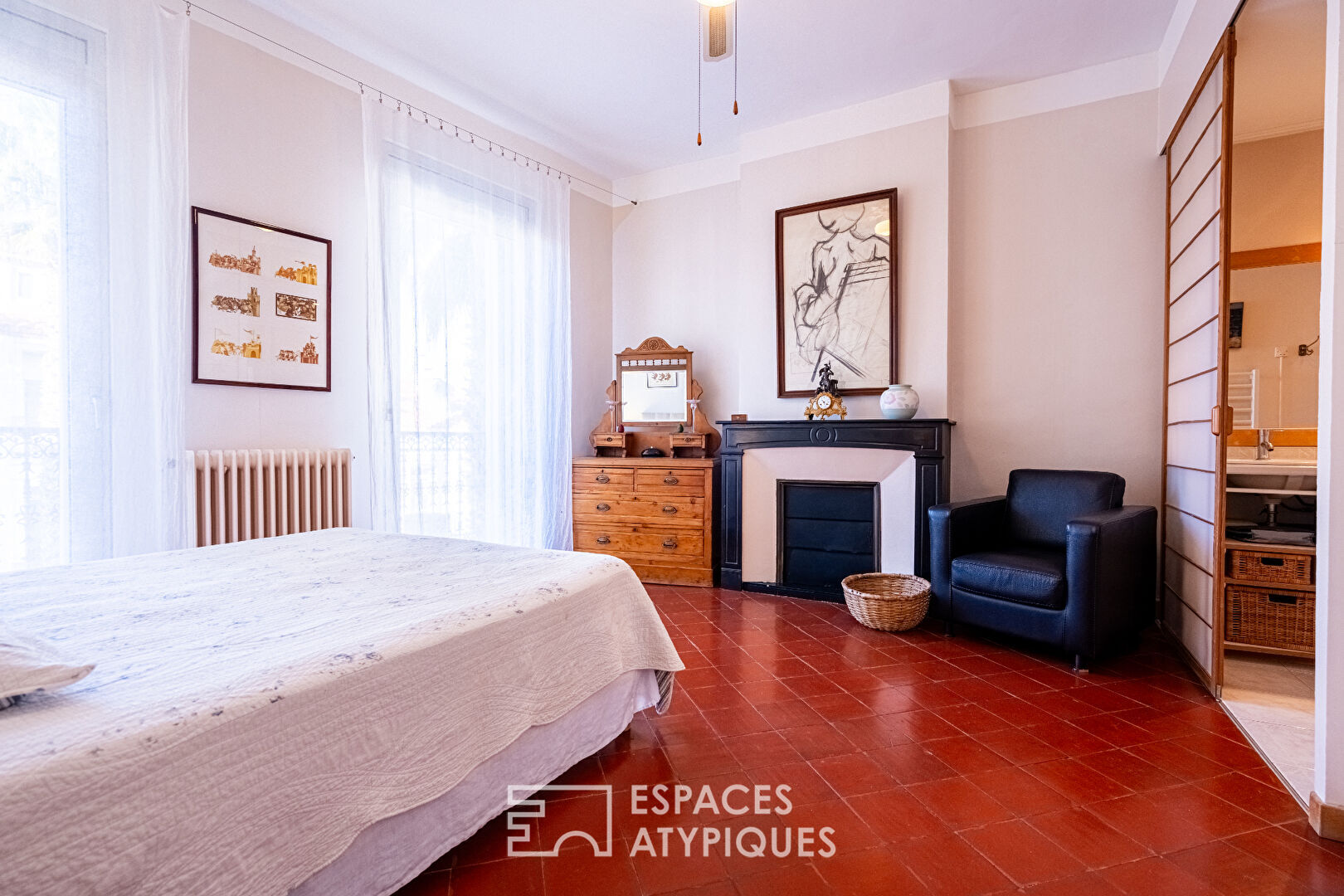 Appartement de caractère dans un bel immeuble ancien avec vue