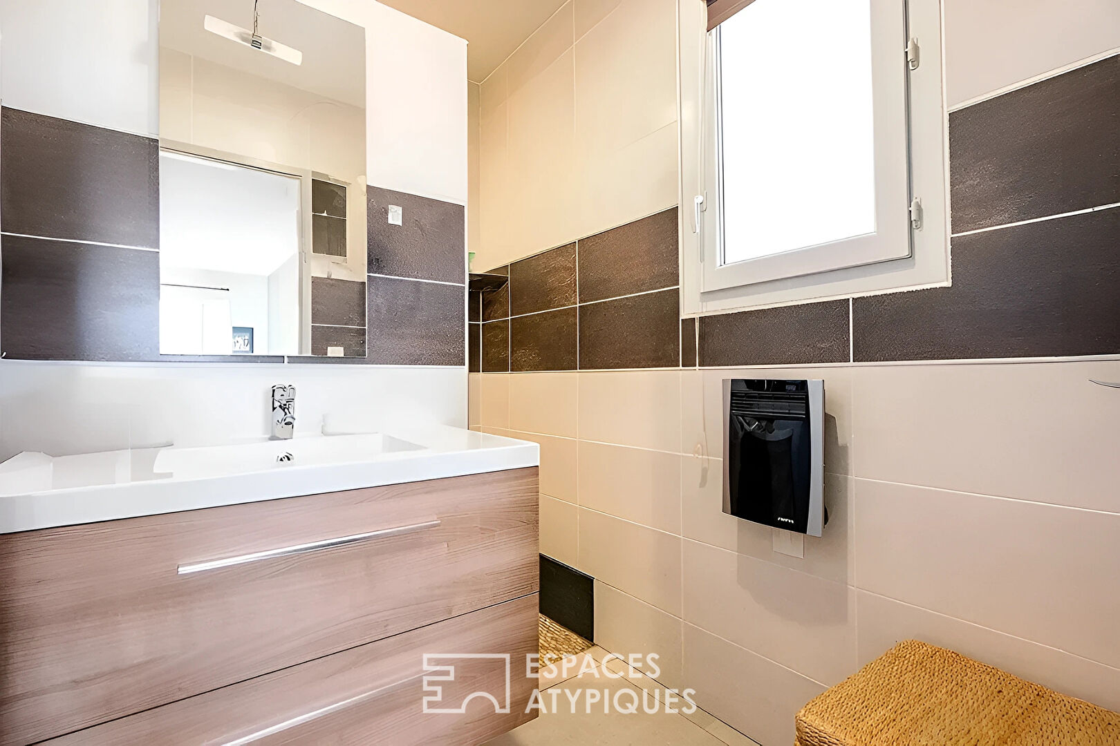 Maison moderne avec vue dégagée