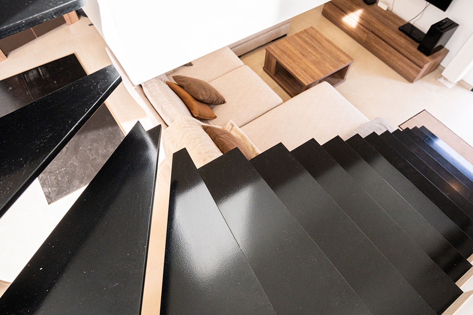 Villa contemporaine avec filet suspendu et piscine