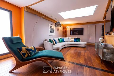 Propriété d&rsquo;exception avec piscine intérieure et patios