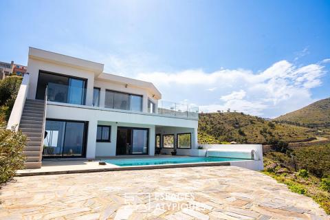 Villa contemporaine d&rsquo;inspiration californienne avec vue mer panoramique
