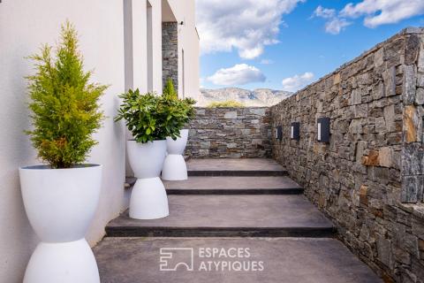 Superbe villa contemporaine avec vue imprenable sur les massifs