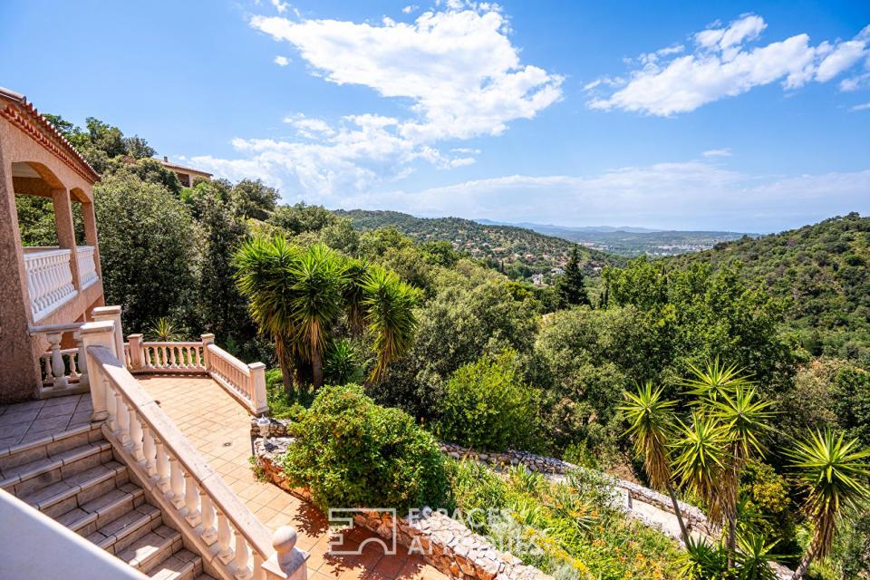Villa rénovée avec piscine au coeur des Chartreuses