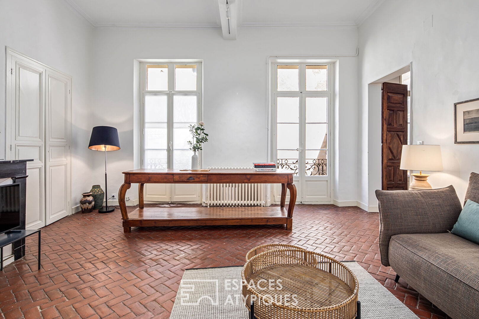 Hôtel particulier avec patio et ancienne chapelle du 14ème siècle