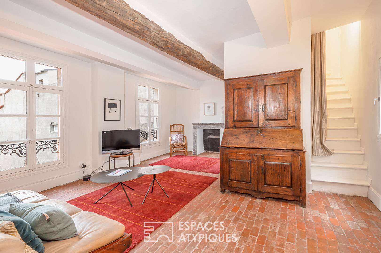 Hôtel particulier avec patio et ancienne chapelle du 14ème siècle