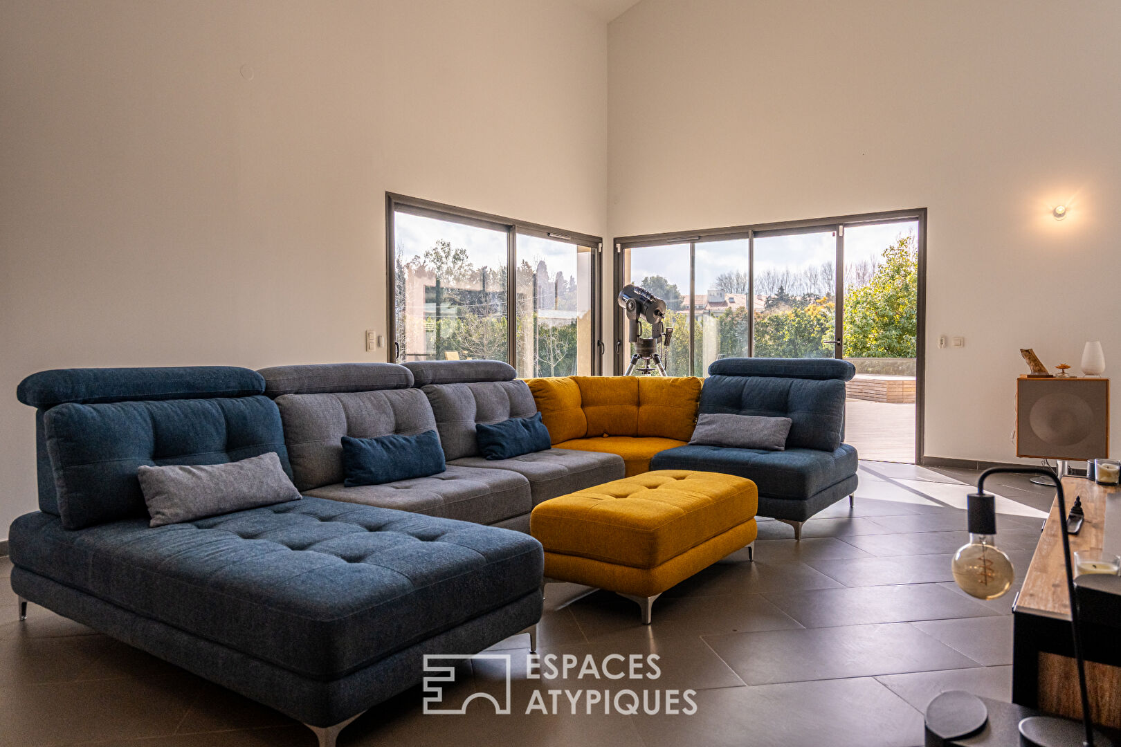 Villa d&rsquo;architecte dans un écrin de verdure