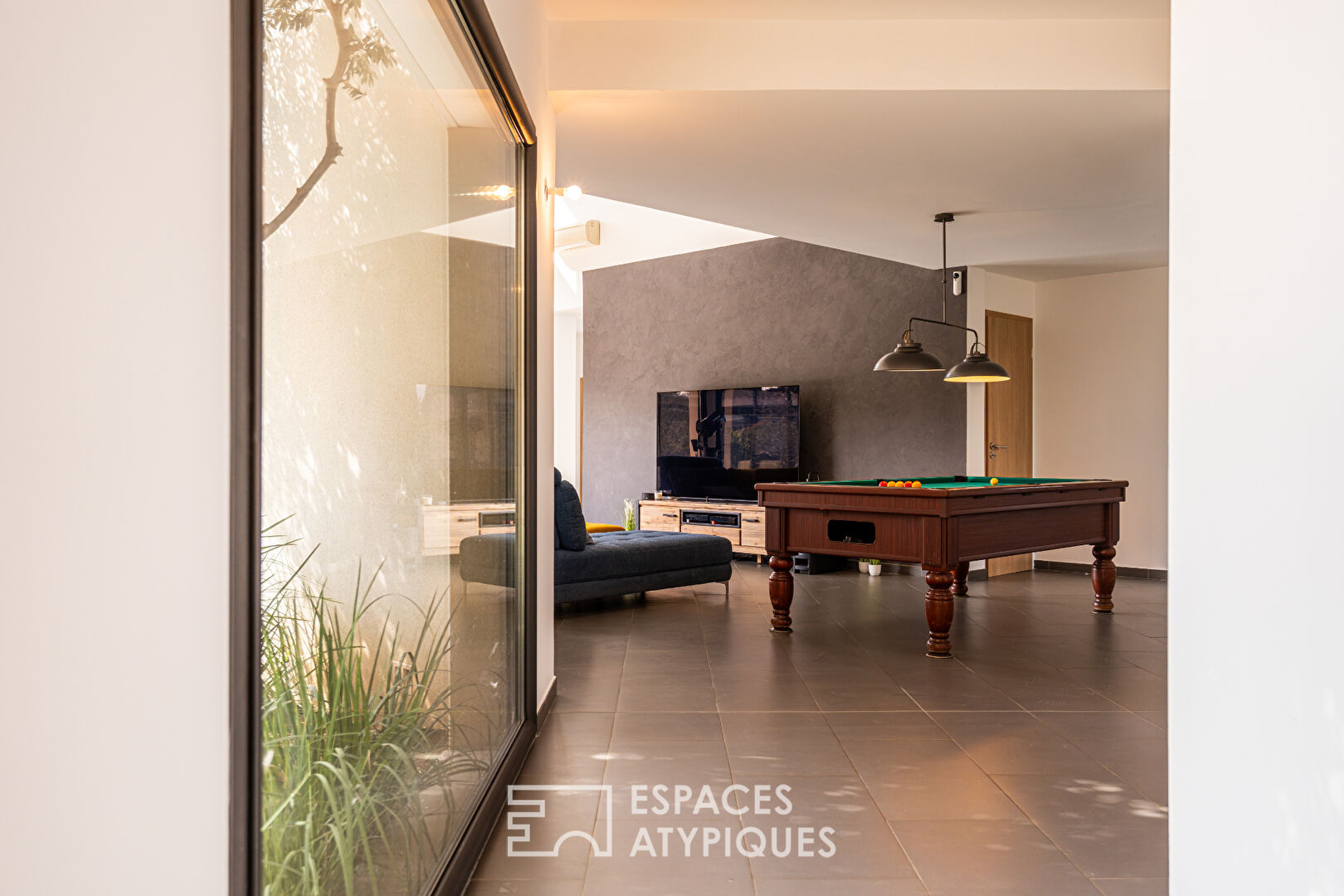 Villa d&rsquo;architecte dans un écrin de verdure