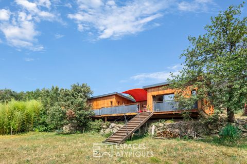 Villa d’architecte en bois avec vue panoramique sur les Pyrénées