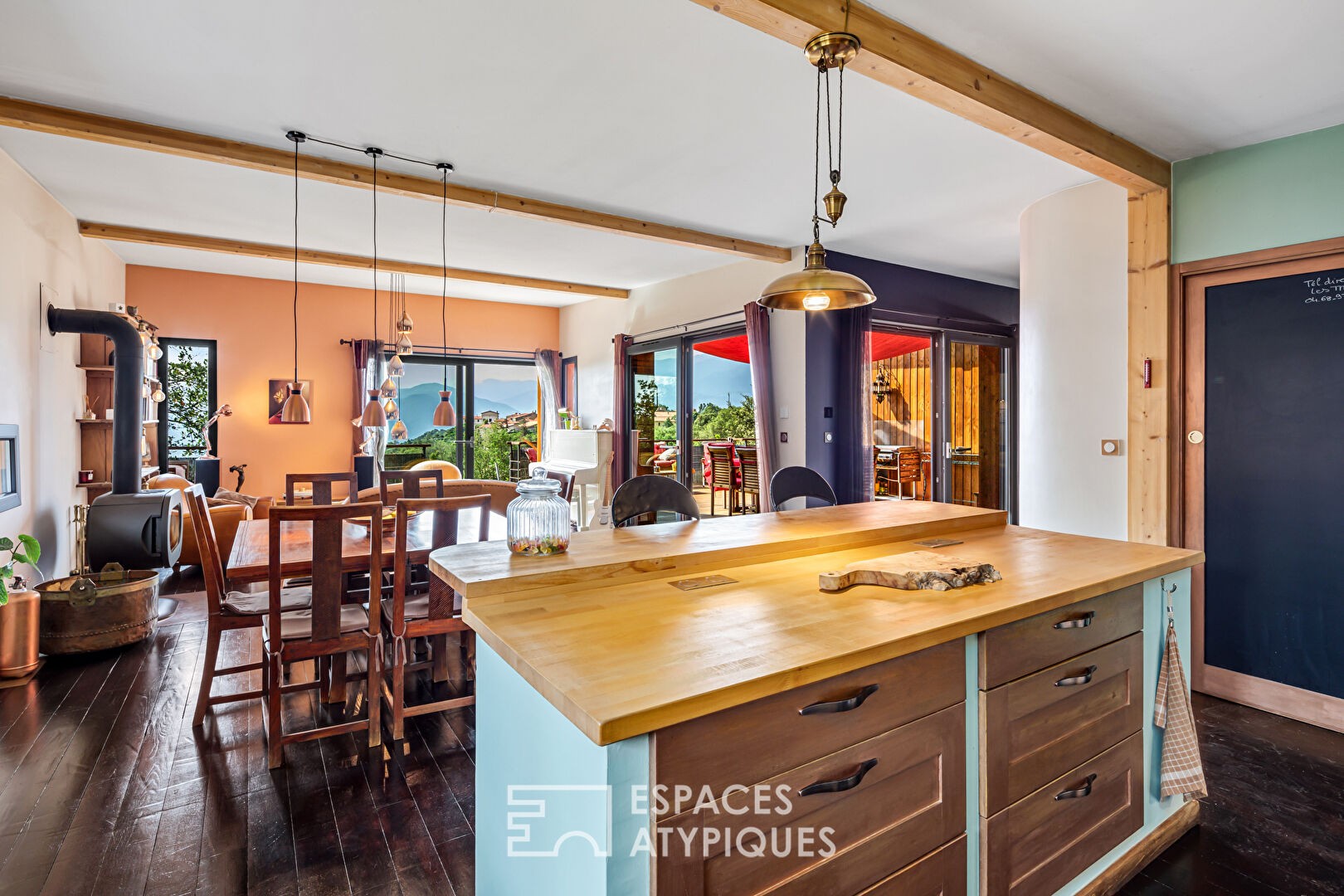 Villa d’architecte en bois avec vue panoramique sur les Pyrénées
