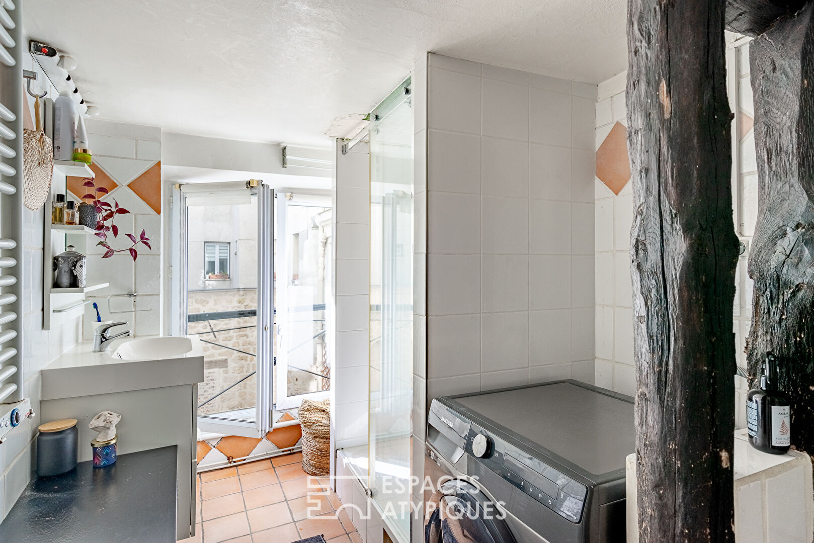 Vintage-style apartment near the Canal St Martin