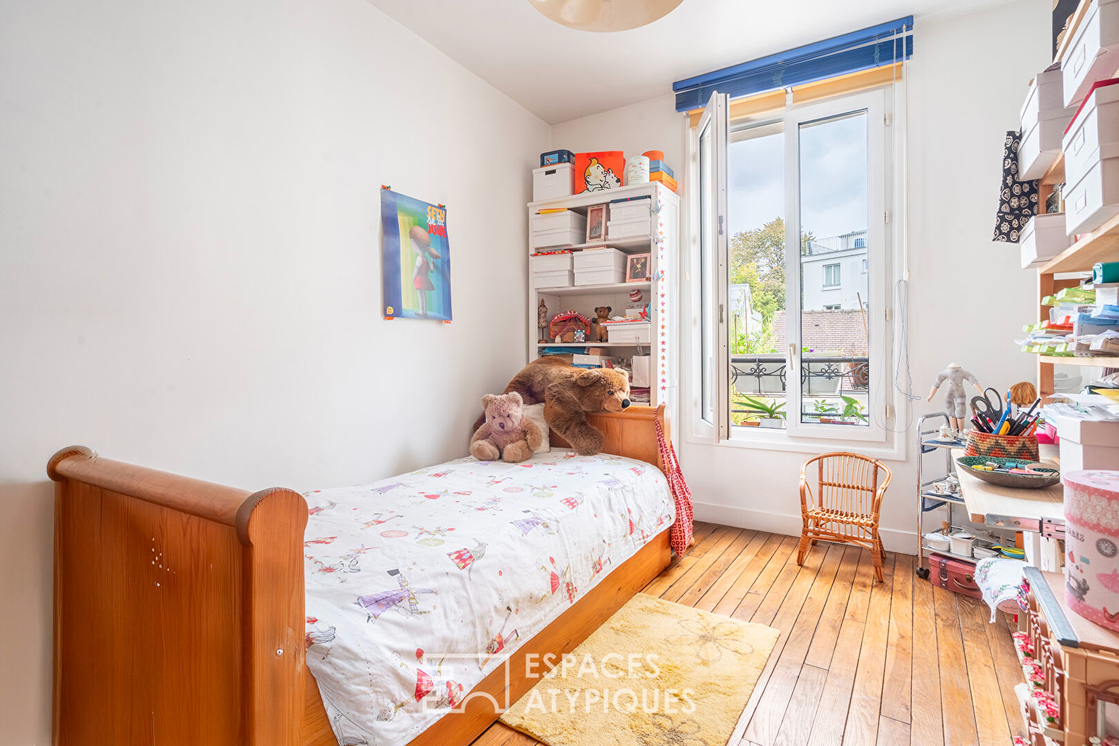 Duplex crossing on the top floor