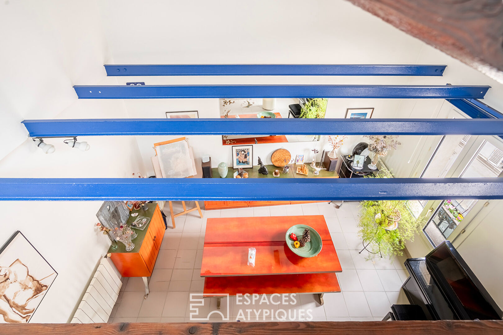 Duplex crossing on the top floor