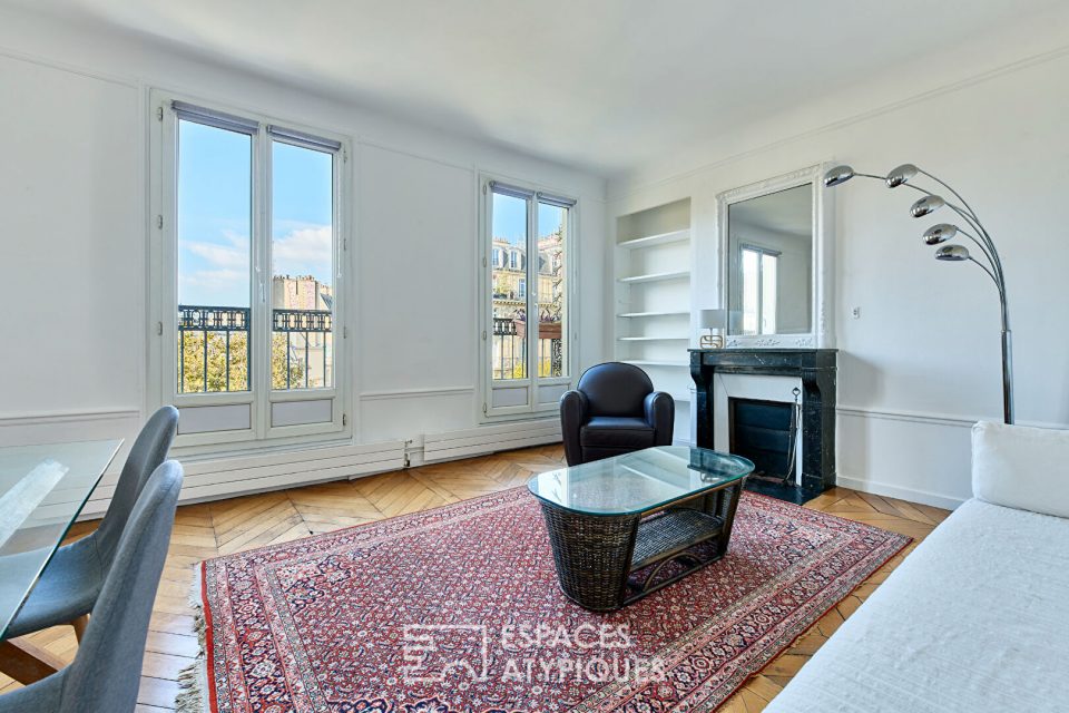 Location meublé avec balcon filant Filles du Calvaire / République